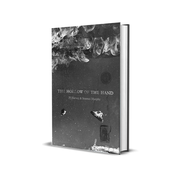 絶版 PJ Harvey 「The Hollow of the Hand」大型本 Hollow of the Hand - Paperback (Poetry)